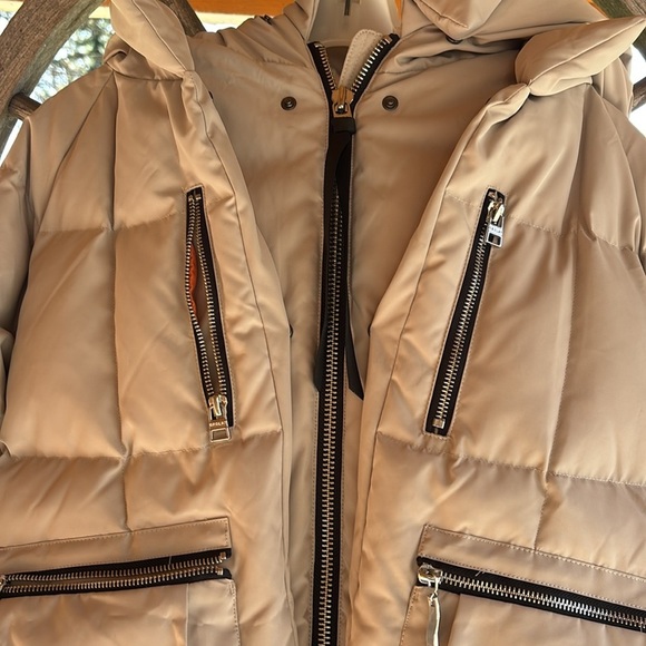 Orolay Tan Puffer Jacket with Orange Lining - Picture 4 of 12